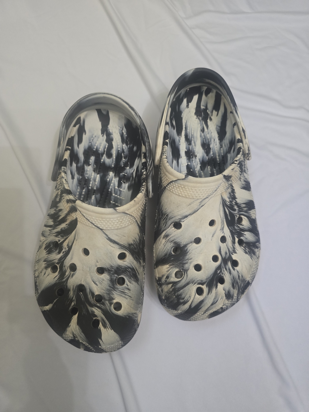Kids Black & White Tie-Dye Clog Shoes
